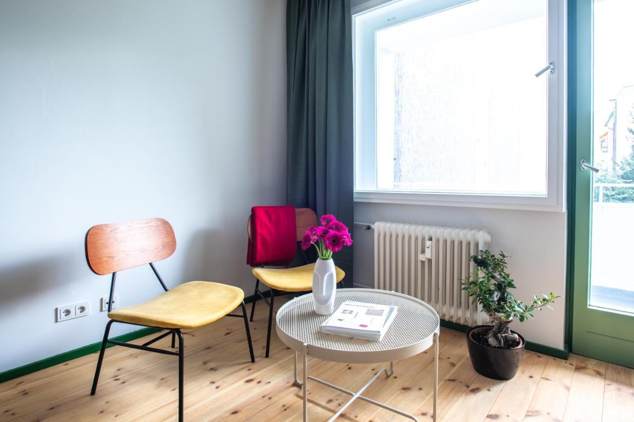 Flattering - Aparthotel
